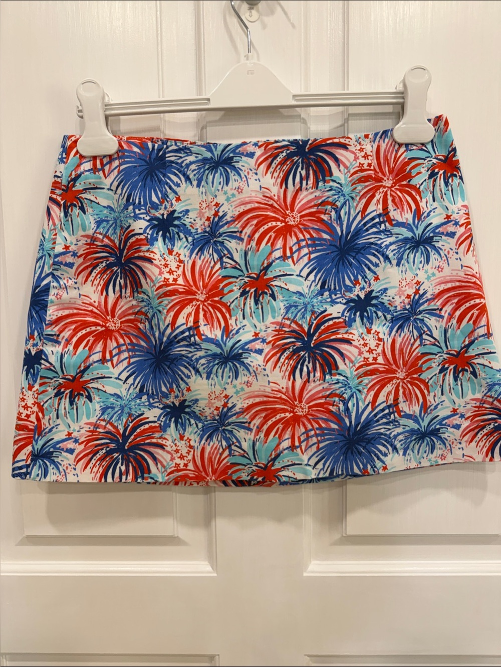 Lilly Pulitzer “like new” Tate Firecracker 🧨 Mini Skirt size 8